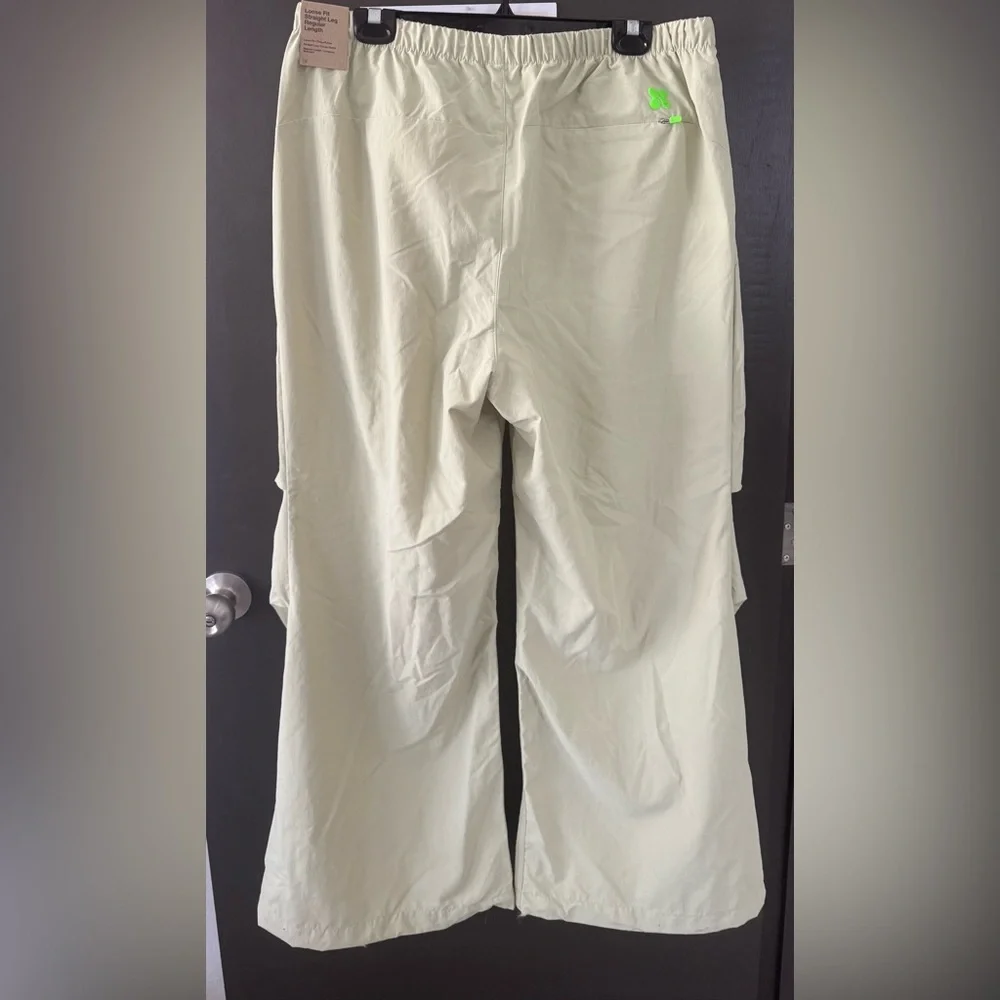 Nike Project F.R.O.G Parachute Pants L Olive Aura Green Strike Wide Leg