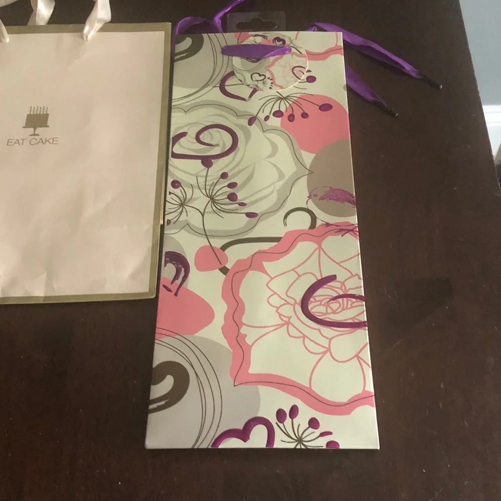 🎀❤️ Floral Heart & Cream Gift Bag Set