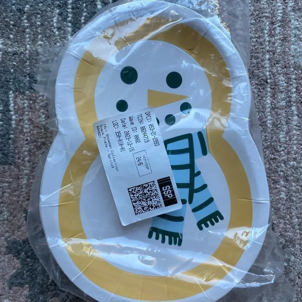 Spritz SnowMan Snack DisposablePaper Plates