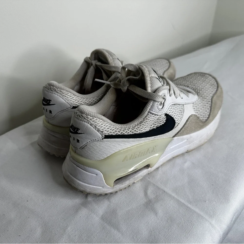 Nike women’s air