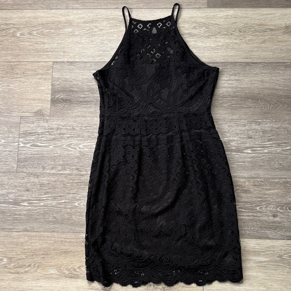Express sleek halter