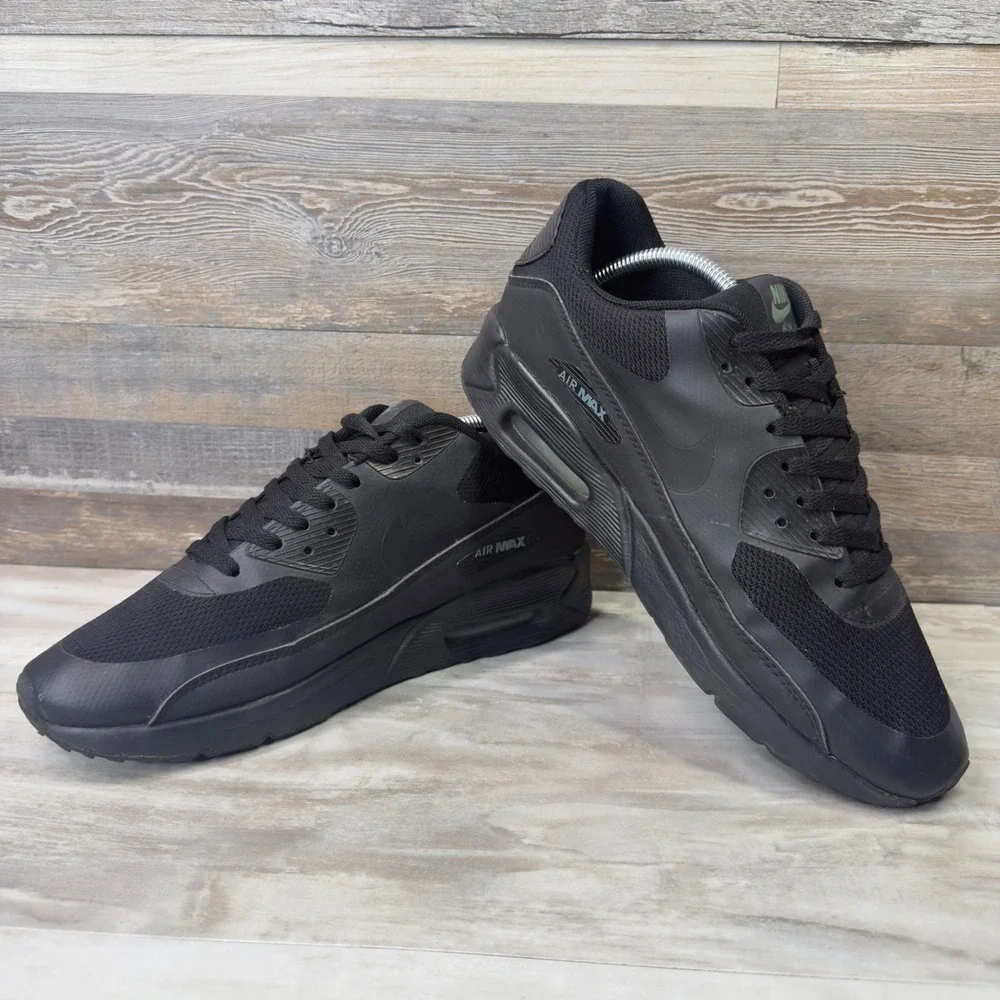 Nike Air Max 90 Ultra 2.0 Essential Triple Black Mens sz 10 Sneakers 875695-002