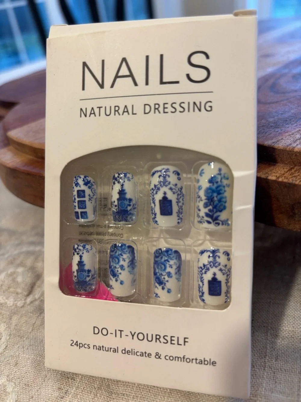 Beauty‎ Nails. Pink and Blue Press-On Nail Sets - DO-IT-YOURSELF