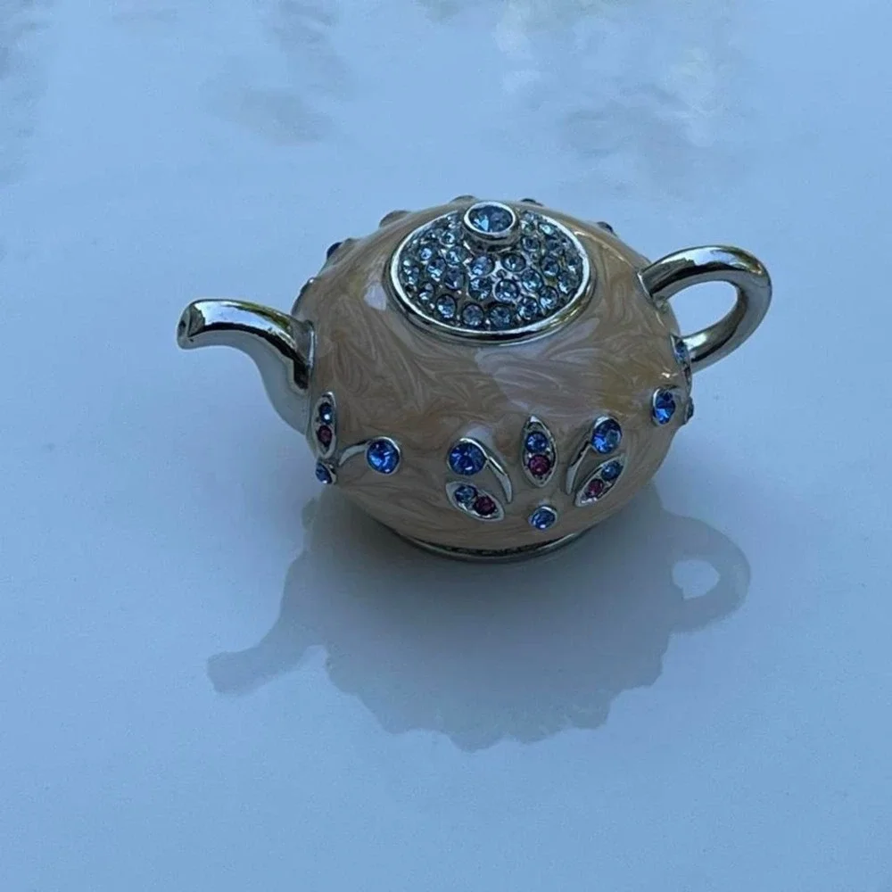 N/A vintage teapot