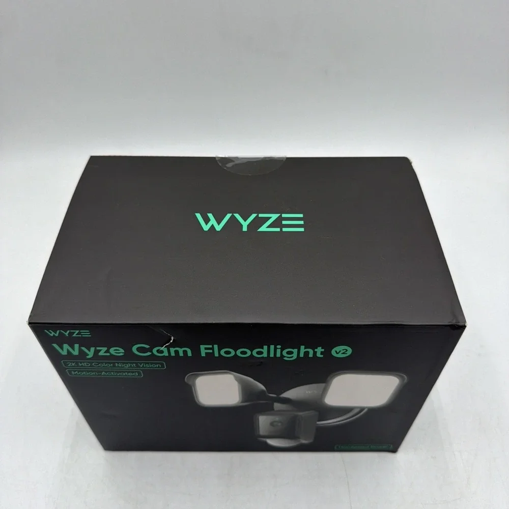 WYZE Wired Outdoor Wi-Fi Floodlight v2 Home Security Camera 2K Video BLACK
