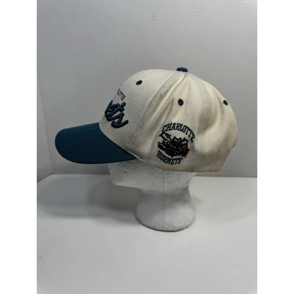 Mitchell & Ness Nostalgia Co. Charlotte Hornets Cream Blue‎ Adjustable Fit Hat
