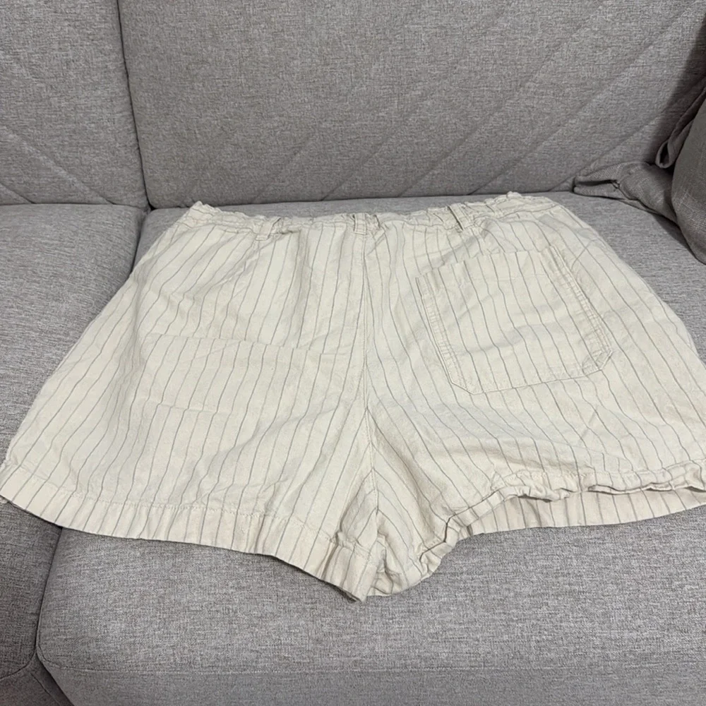 Uniqlo striped shorts