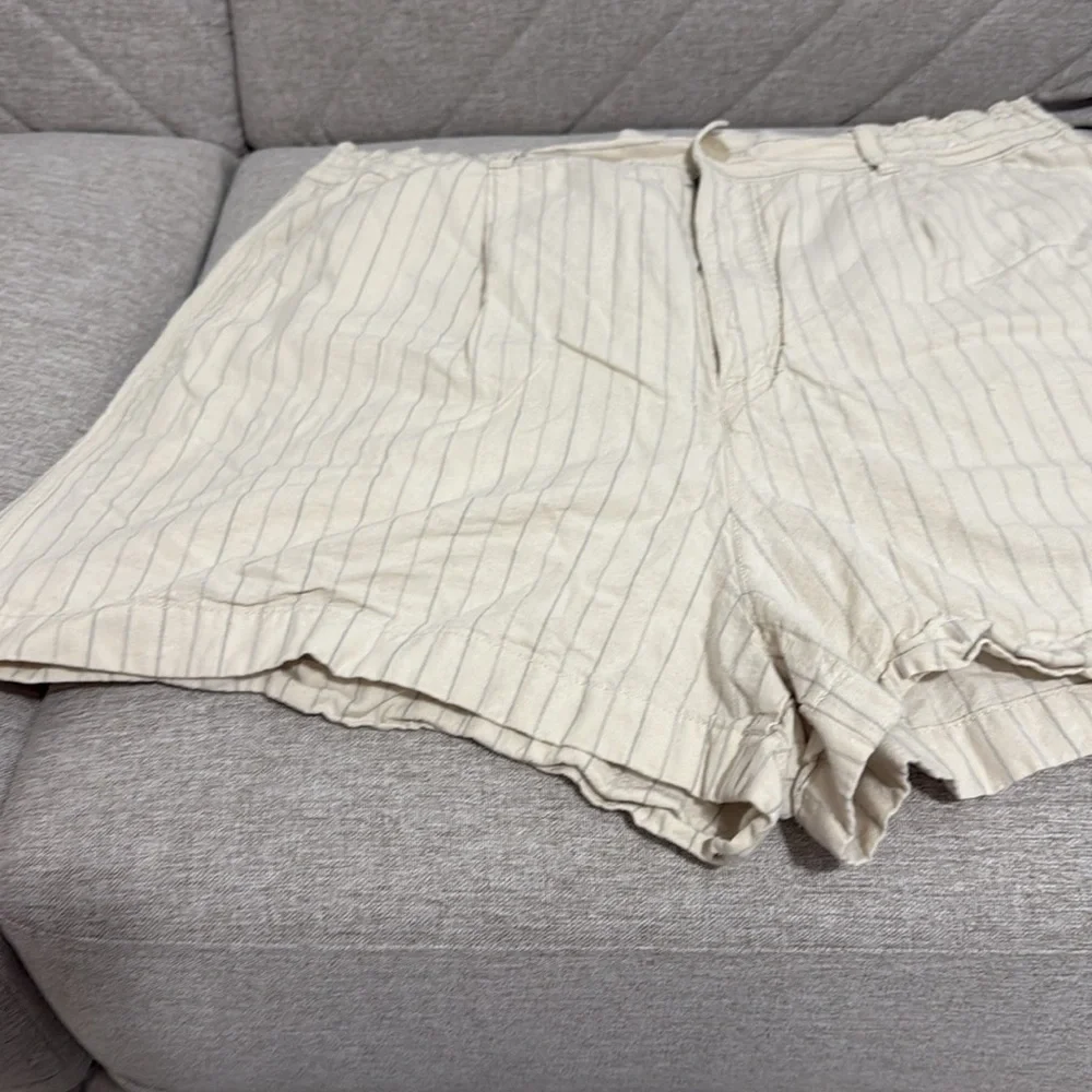 Uniqlo striped shorts