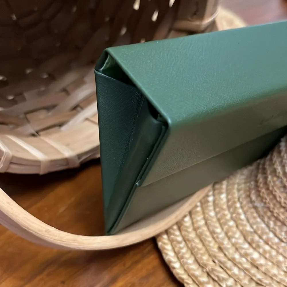 Longchamp Green‎ Leather Eyeglasses Sunglasses Holder