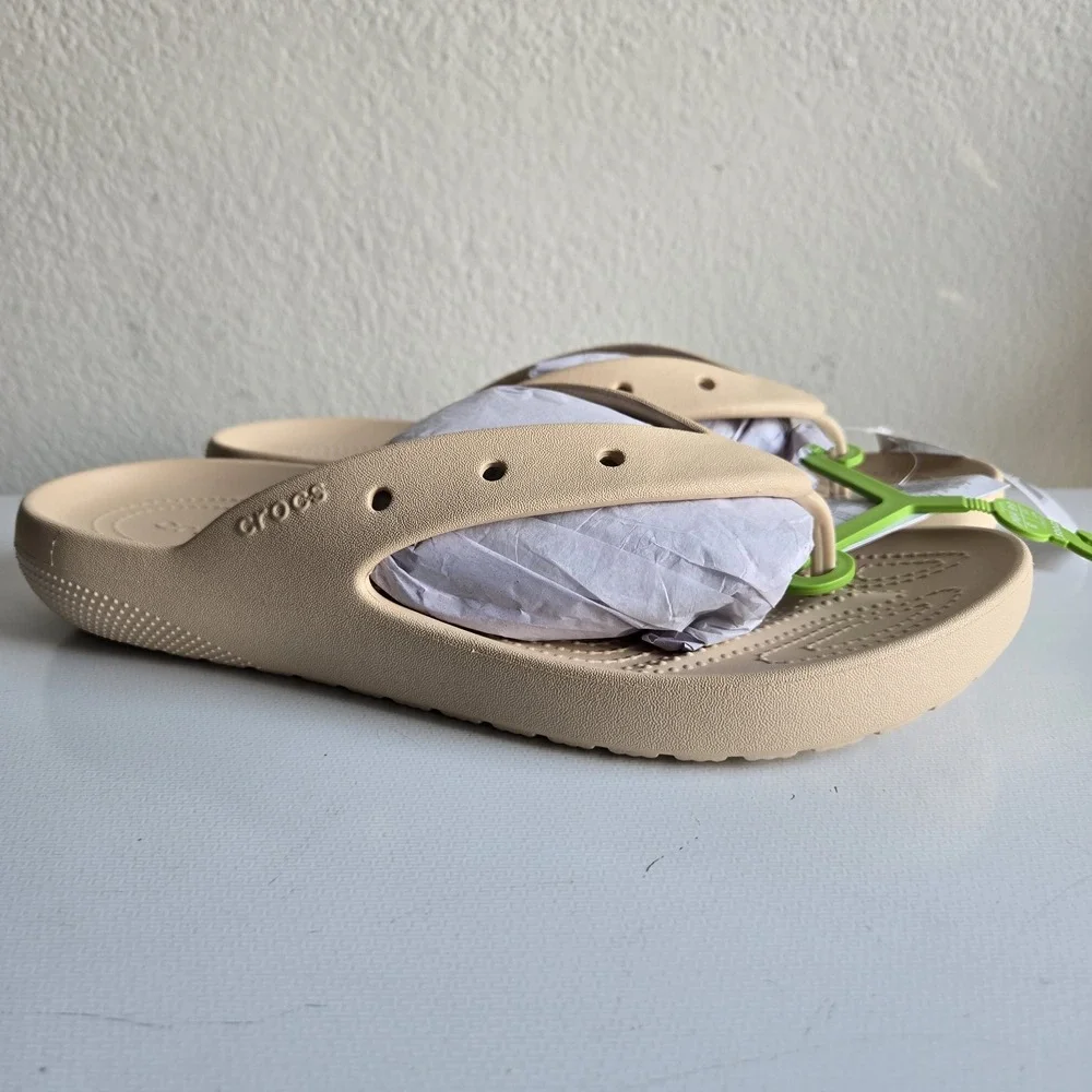 Crocs Classic Flip Flops V2 Sandals Beige Shitake Men's 11/‎ Women's 13 New