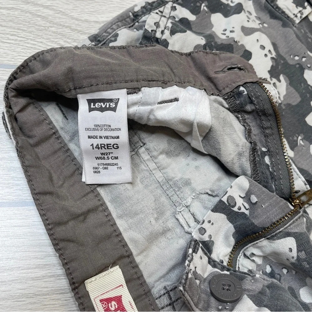 Levis levi’s gray