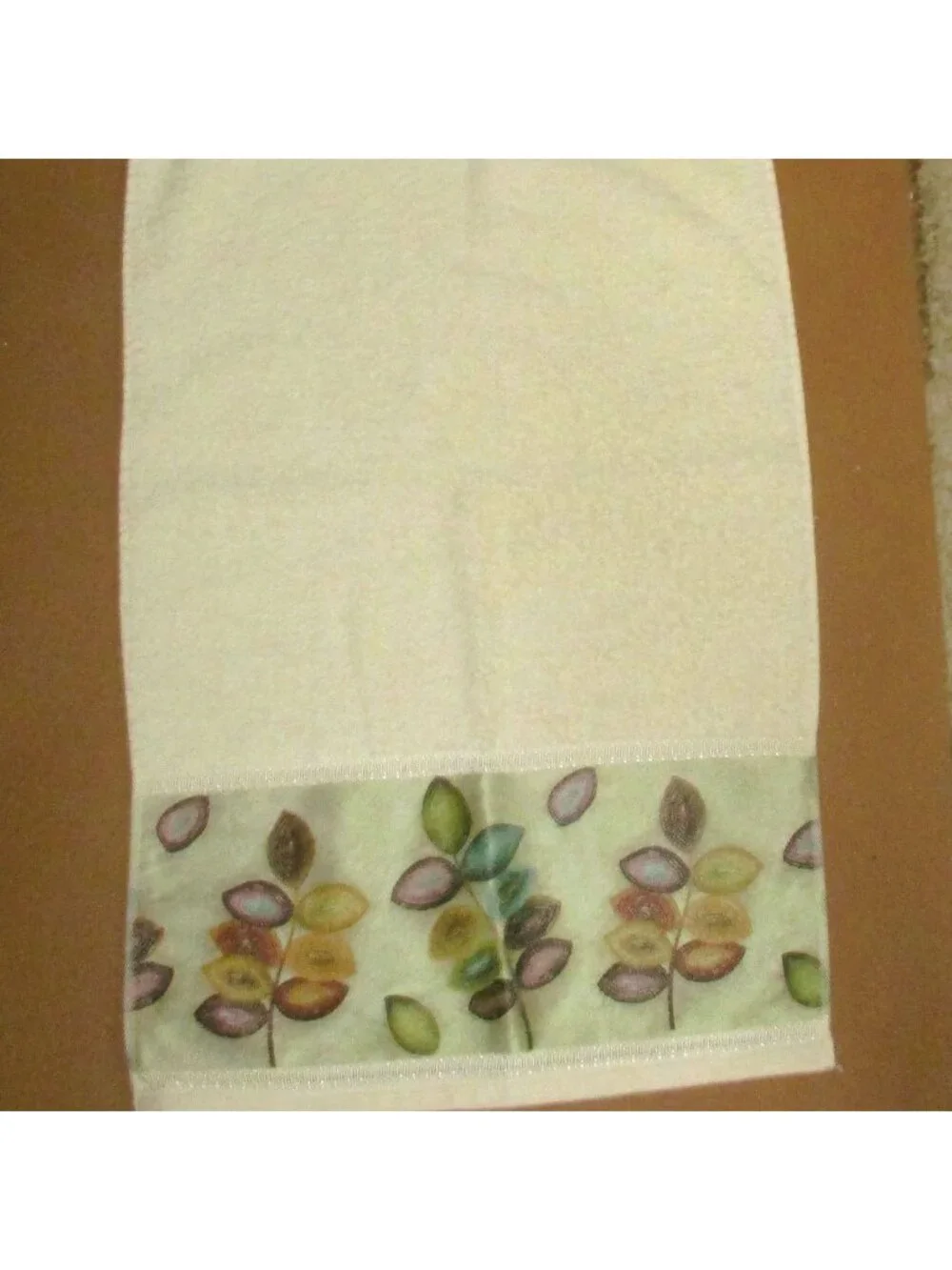 Croscill Mosaic Leaves Hand Towel  Decorative Accent For Bathroom  Kitchen