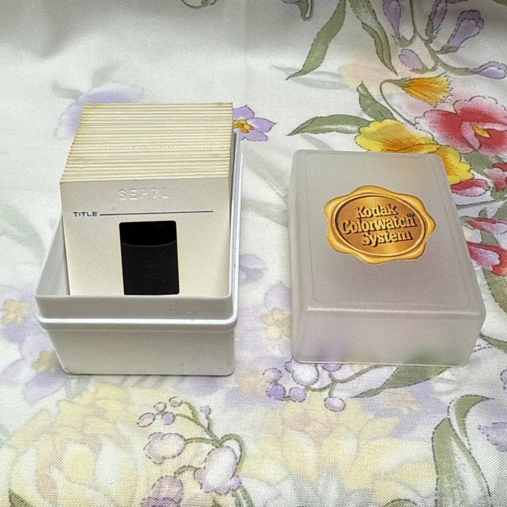 Vintage‎ 1971 Kodak Colorwatch System 35mm Slides w/ Case