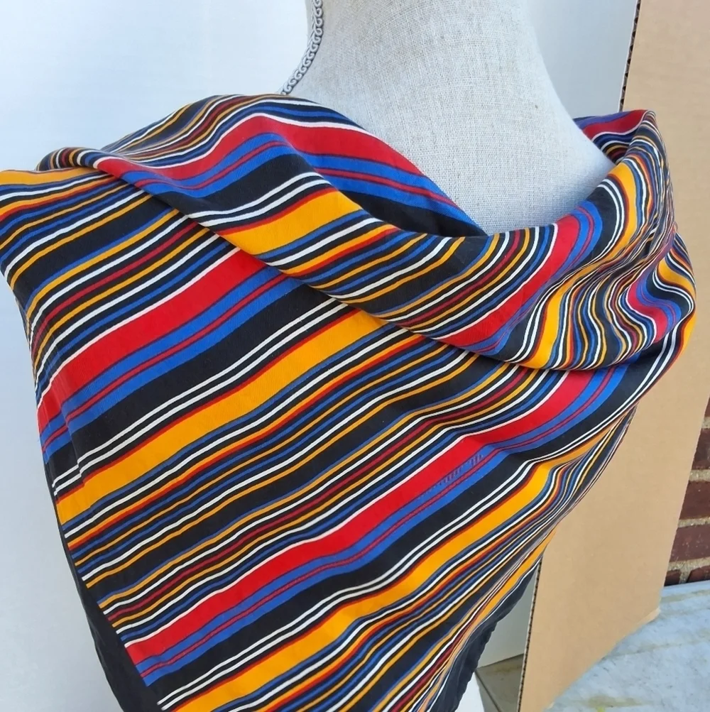 N/A vibrant scarf