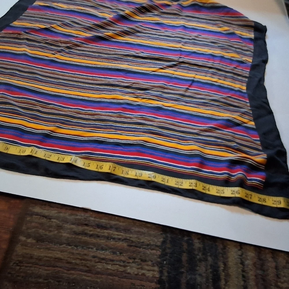 N/A vibrant scarf