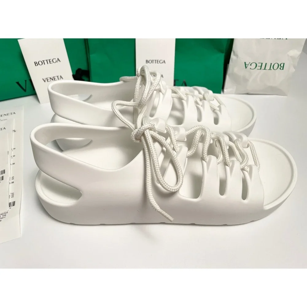 Bottega Veneta style 667220