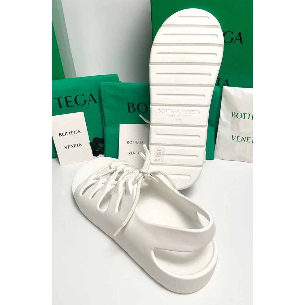 Bottega Veneta style 667220