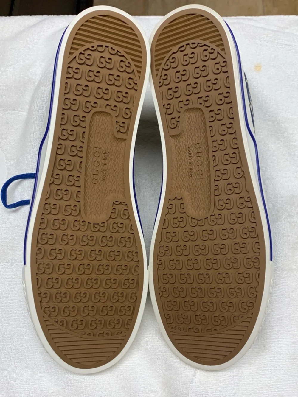 Gucci laces scuffs us