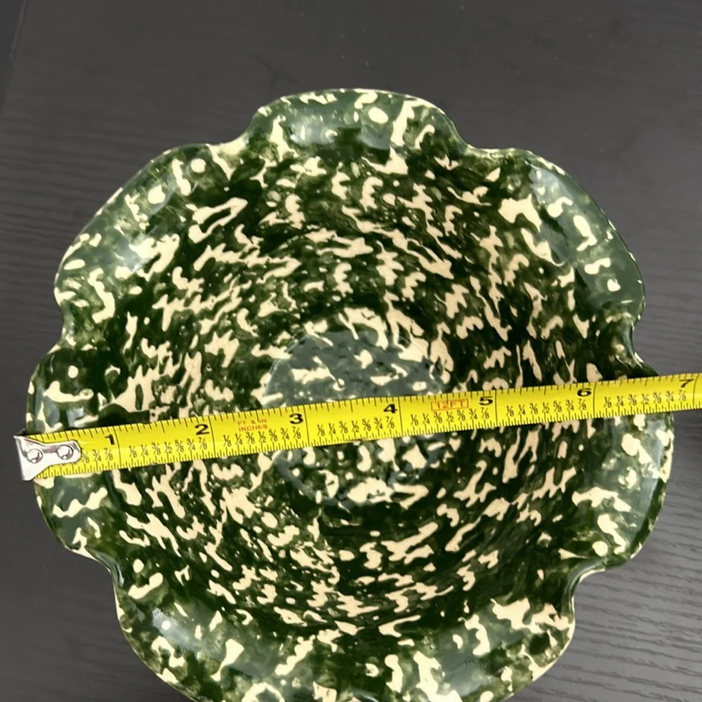 East Texas Pottery Sponge Ware Stoneware Green & Beige Scalloped Bowl