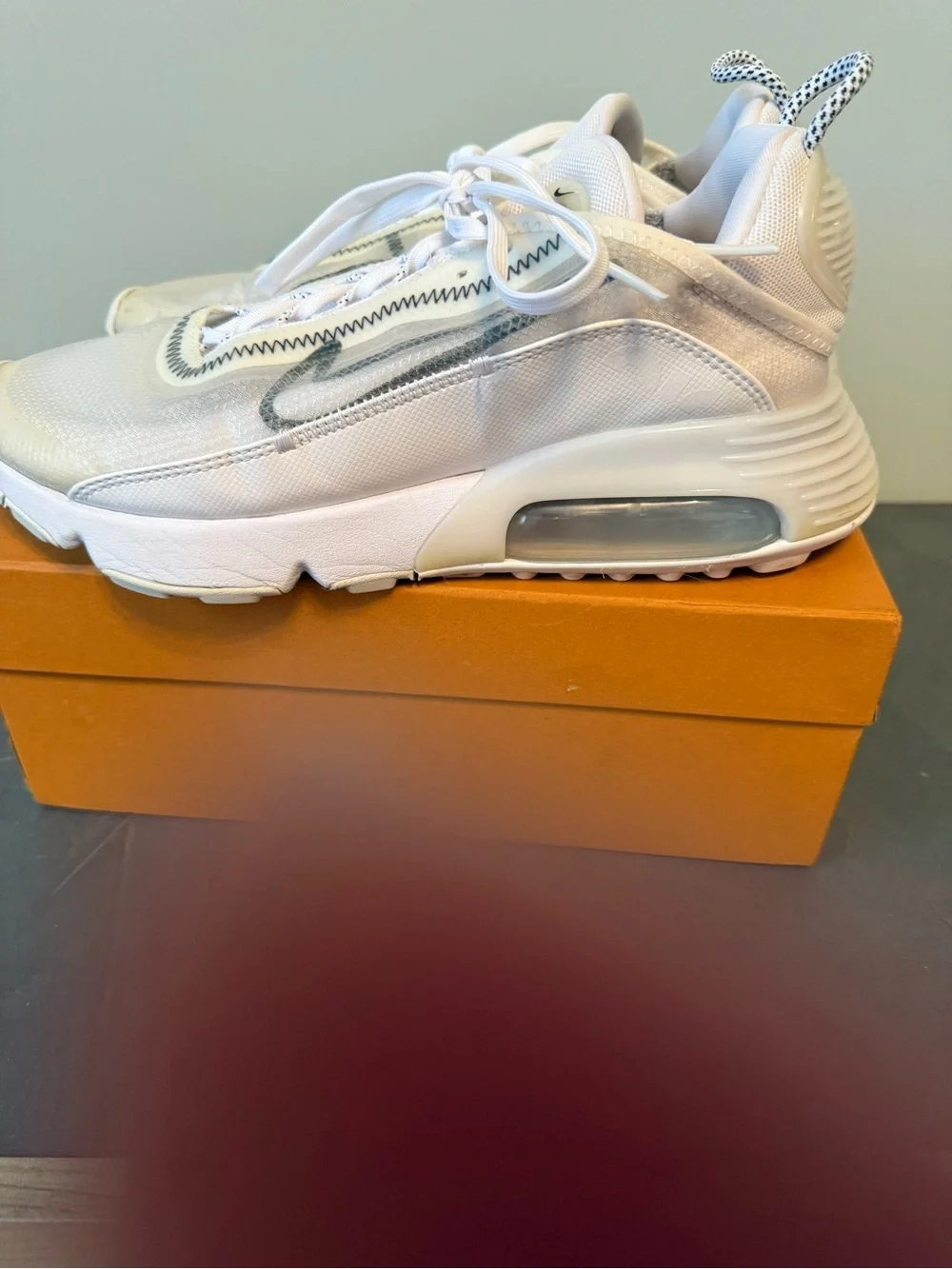 Nike lightweight white