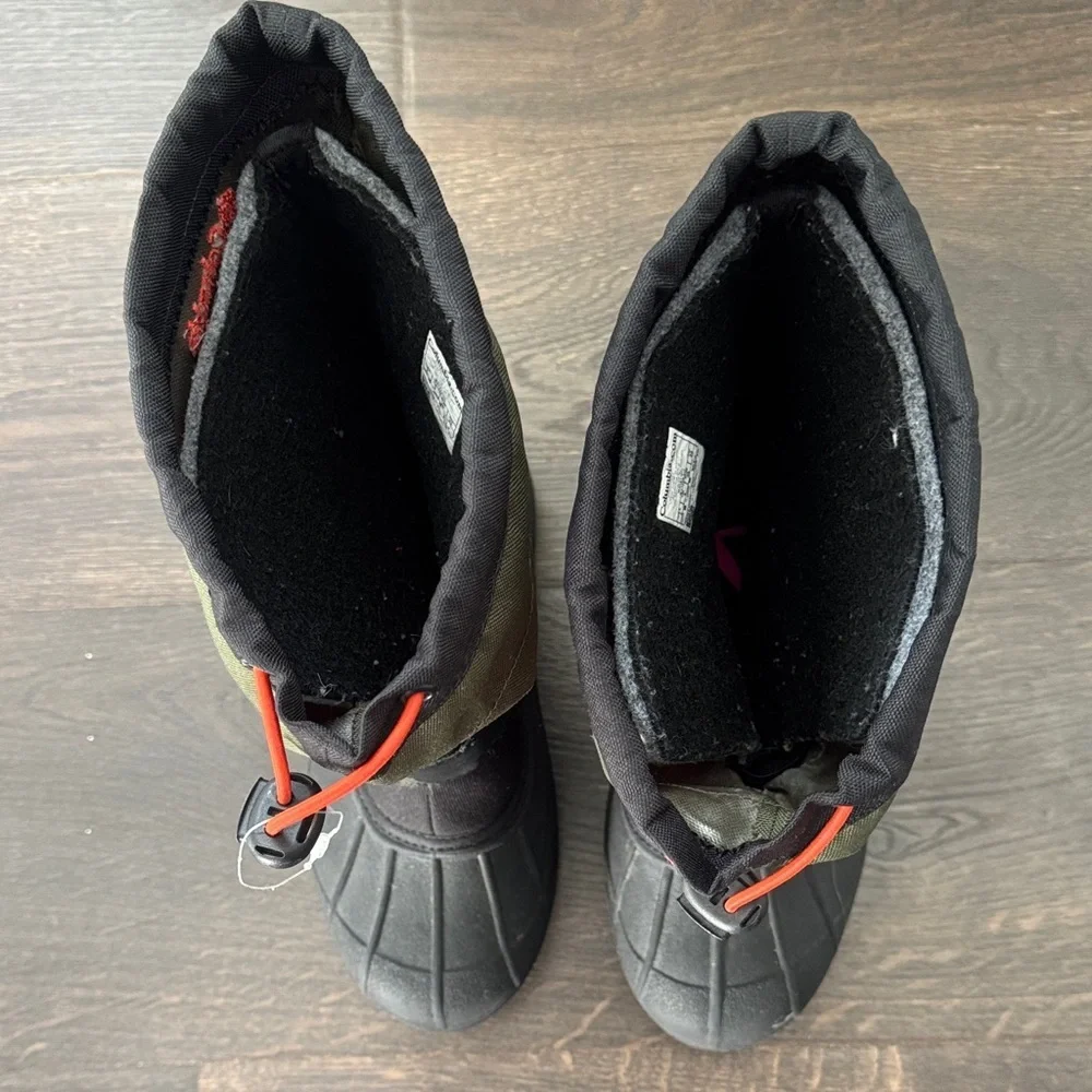 Columbia Black and Green Kids waterproof Snow Winter Boots size 4
