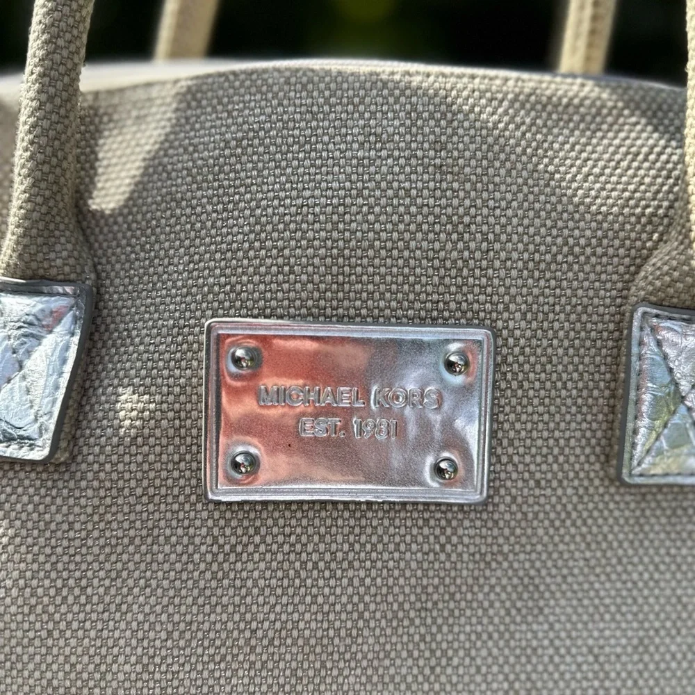 Michael Kors euc exterior