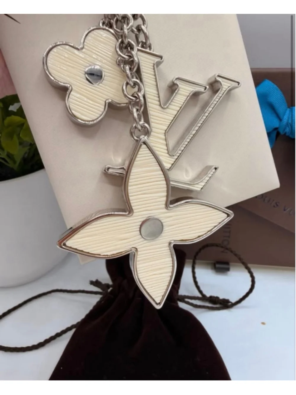 Louis Vuitton flower this engraved