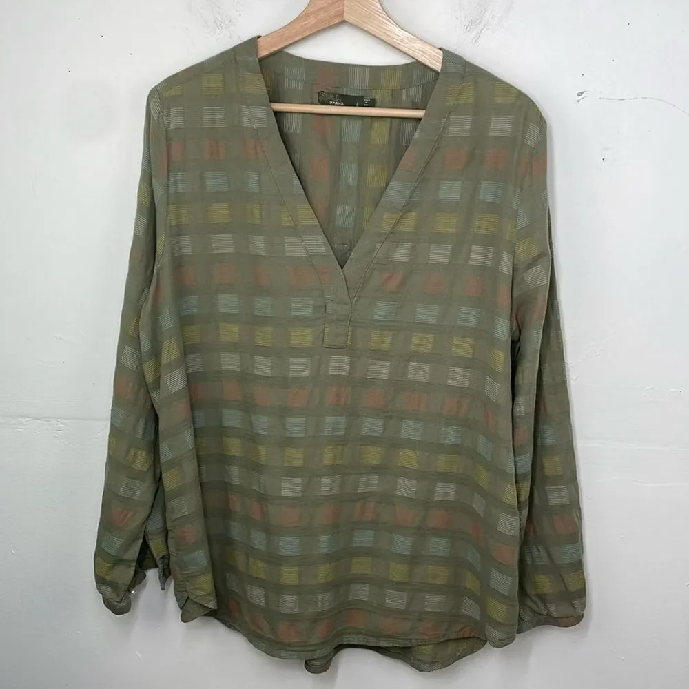prAna Indra Top Geometric Print Multi Color Green size Large V Neck pullover