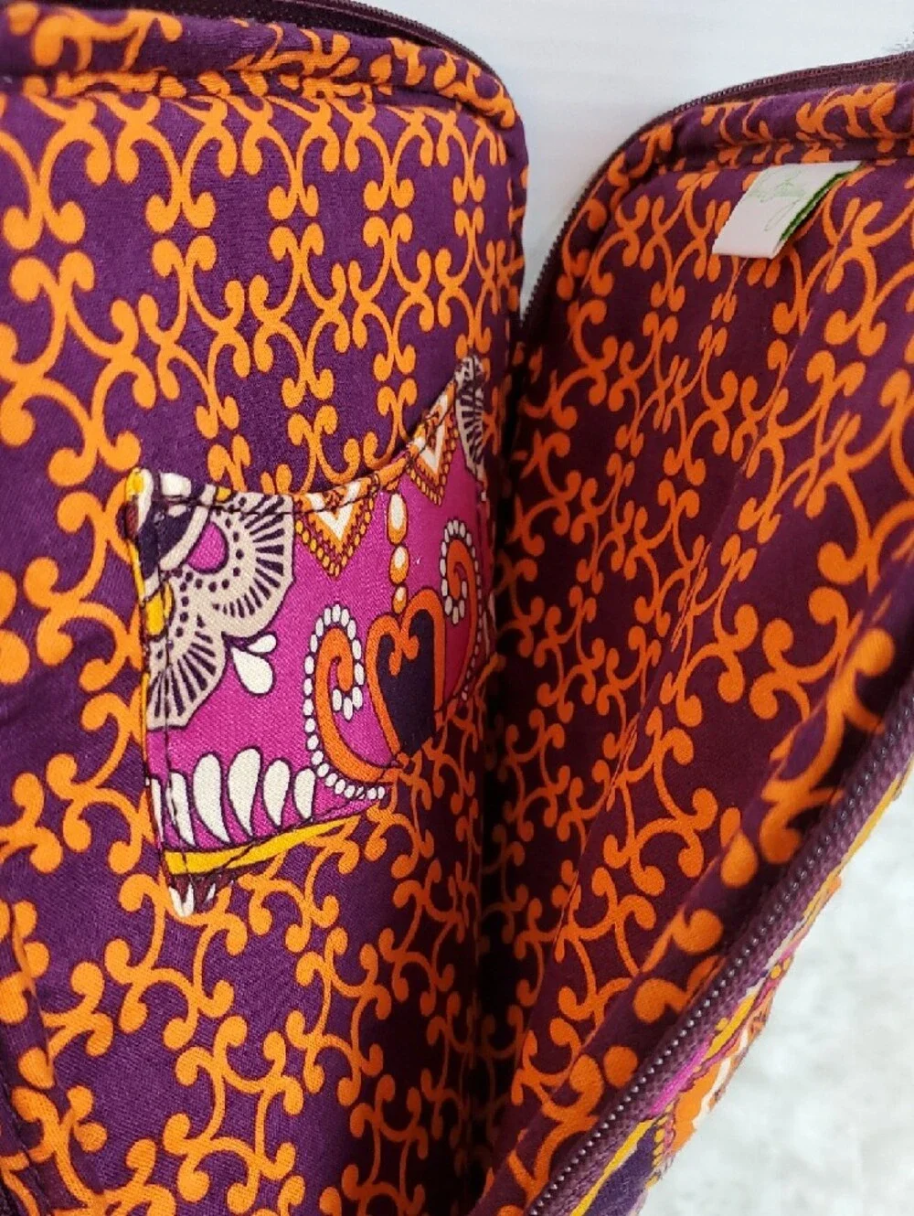 Vera Bradley graphic closure