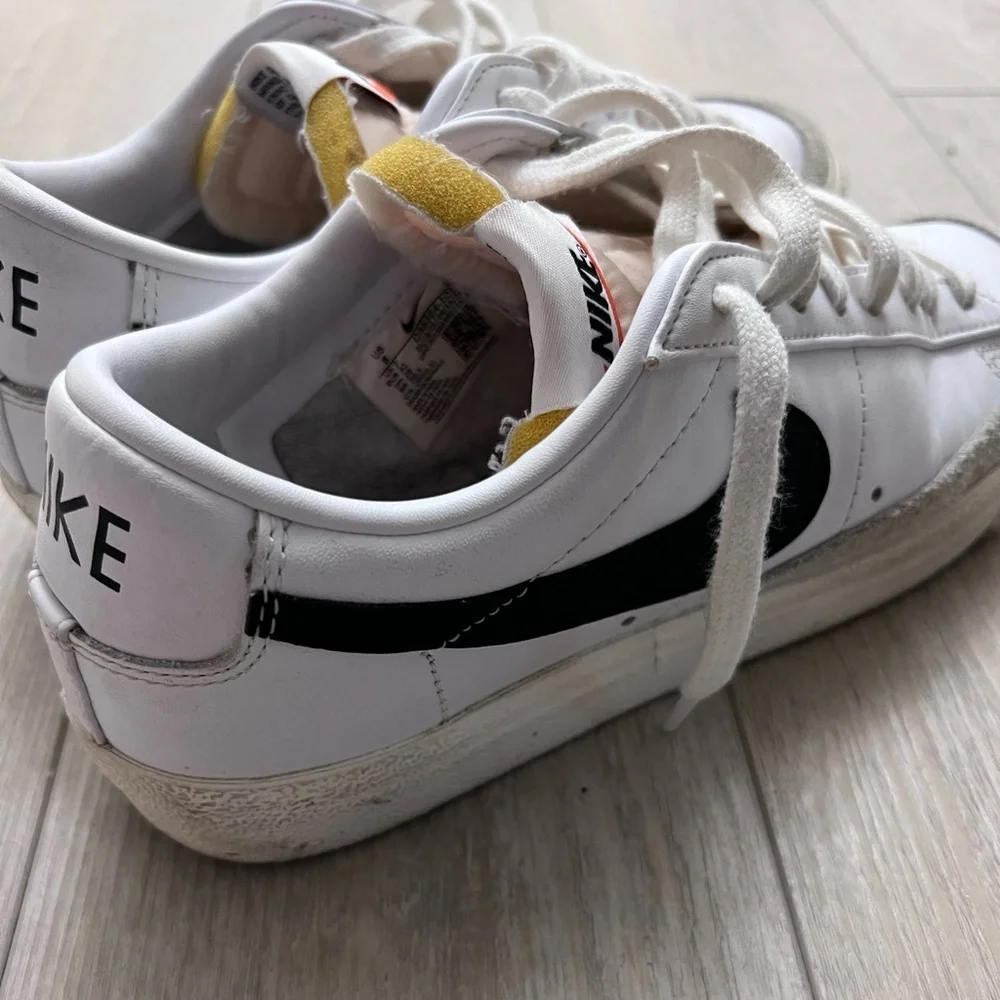 Nike low top blazers men’s size 8
