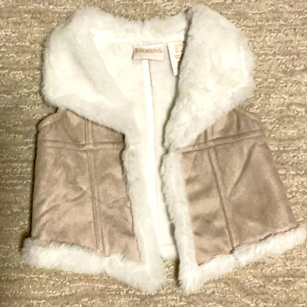 Lilly Wicket this faux