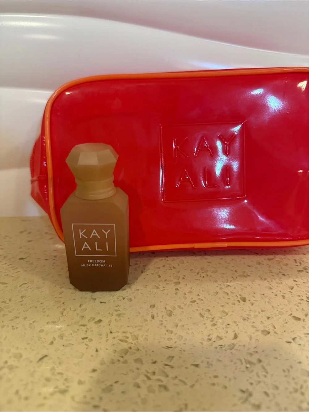 Kayali 10 ml musk matcha 10 ml with Kayali travel  pouch