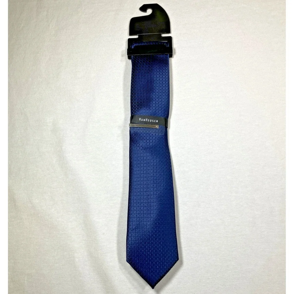 New Van Heusen Neck Tie with Tie Clip Navy Blue‎ Textured Basket-Weave Geometric