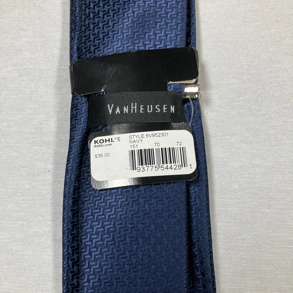 New Van Heusen Neck Tie with Tie Clip Navy Blue‎ Textured Basket-Weave Geometric
