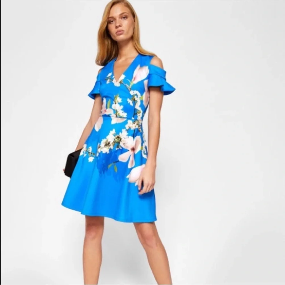 Harmony Print shoulder cap sleeve wedding guest dress. Absolutely beautiful 🤩