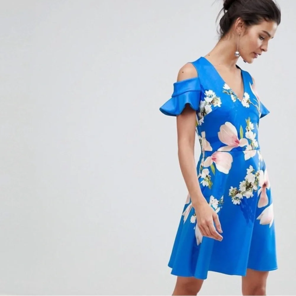 Harmony Print shoulder cap sleeve wedding guest dress. Absolutely beautiful 🤩