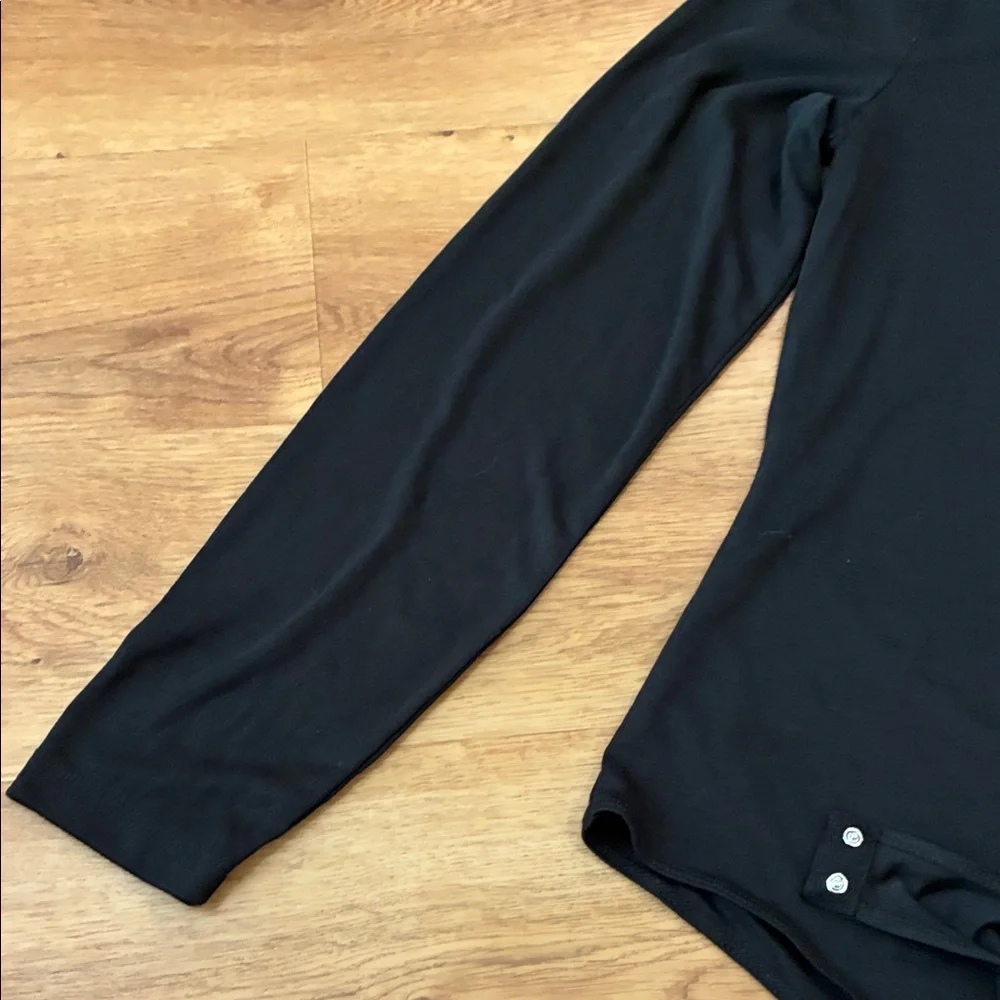 Elodie Classic Black Top‎