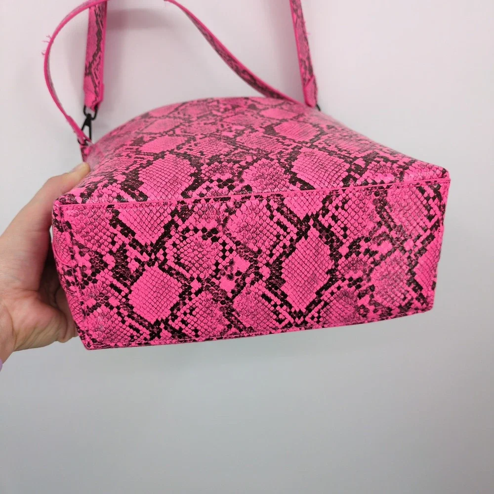 French Connection Lucy‎ Neon Pink Snakeskin Bucket Crossbody Bag NWT