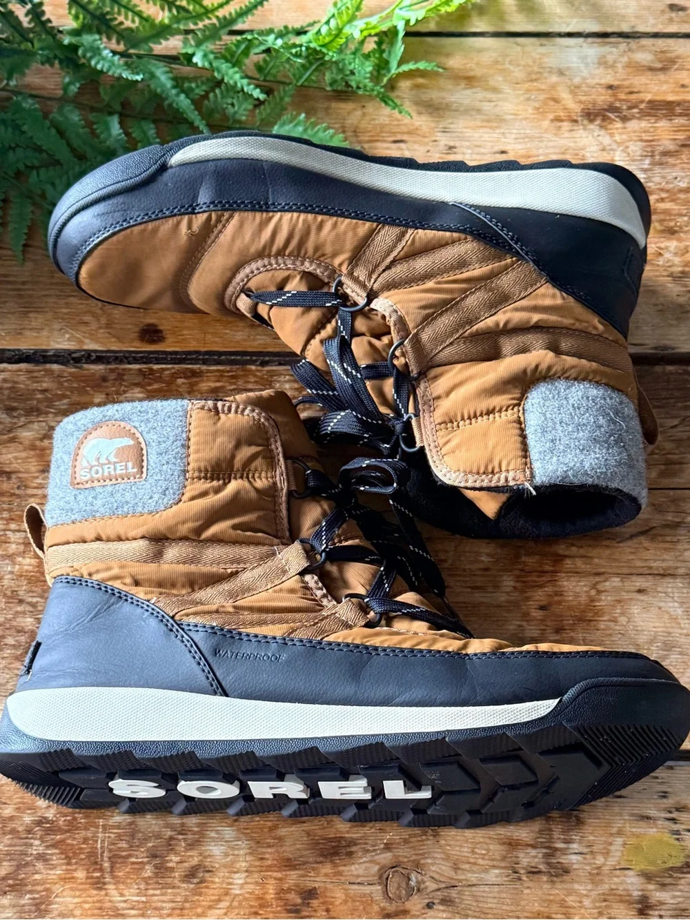 Sorel insulated lace