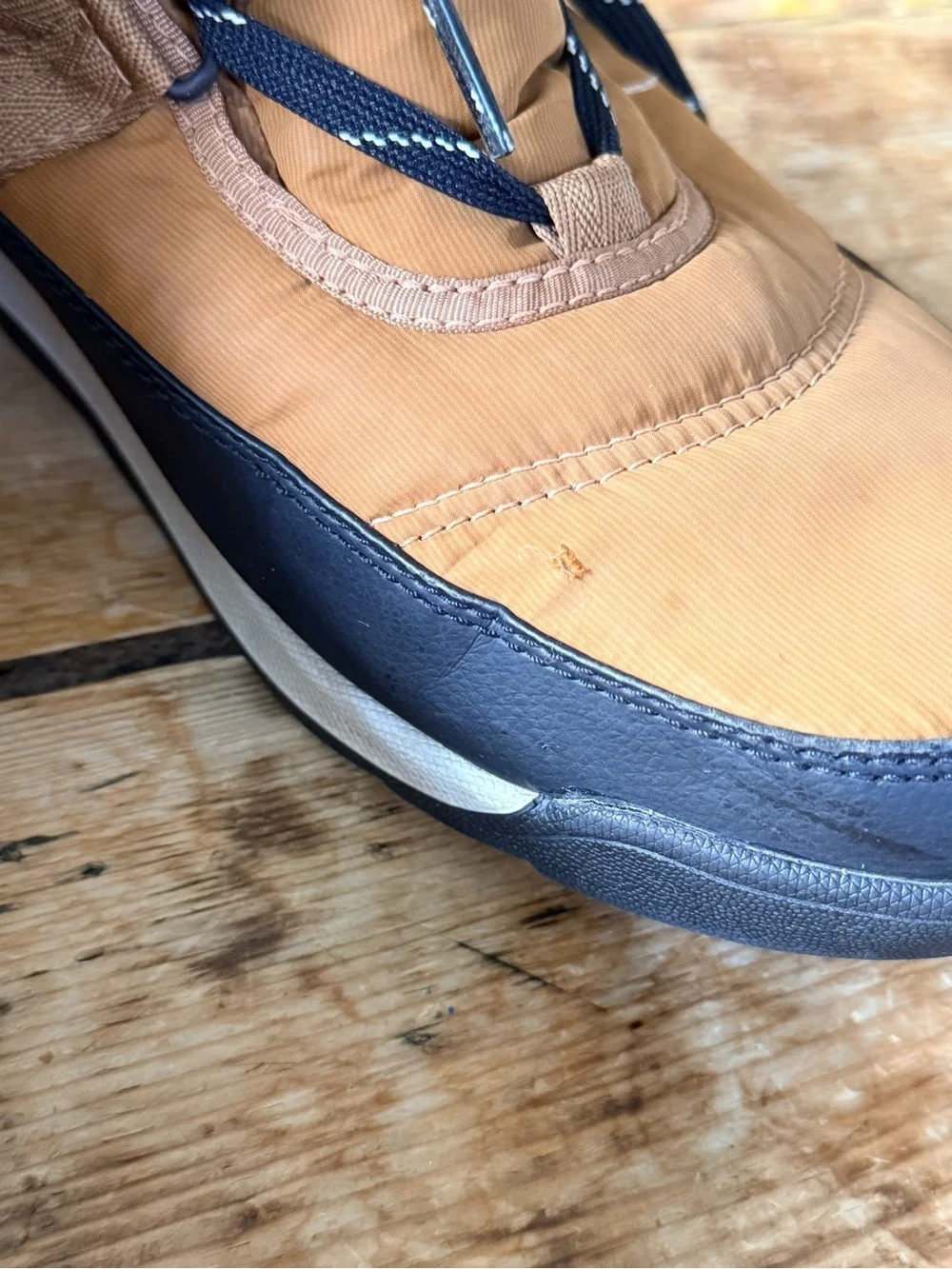 Sorel insulated lace
