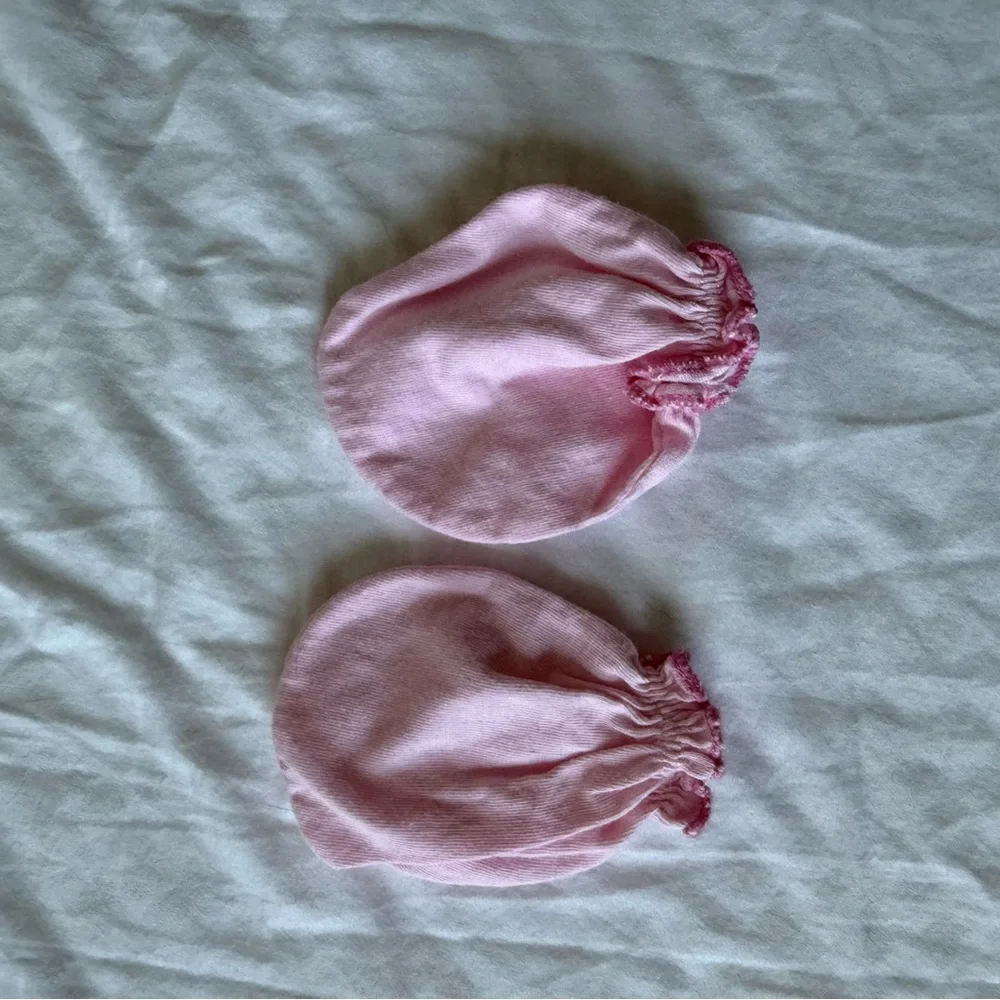 N/A newborn mittens