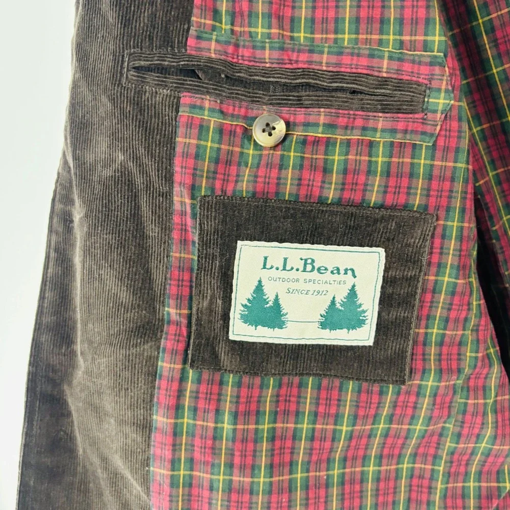 L.L. Bean closure shell