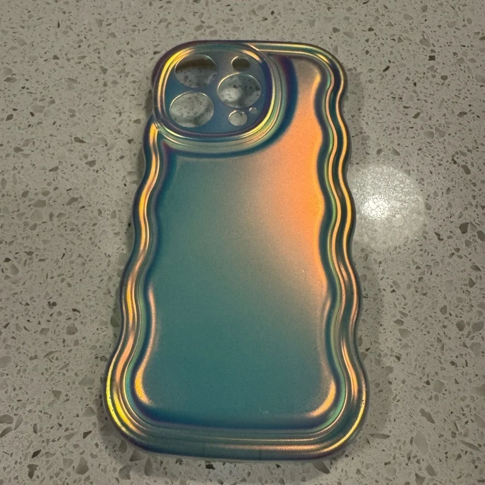 Irridescent iPhone 15 Pro Case - set of 2