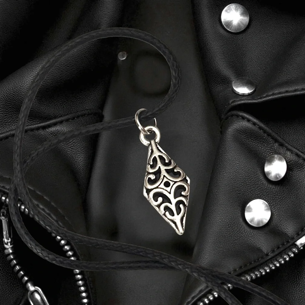 5 For $25💫Alternative Silver Filigree Diamond Shaped Pendant
