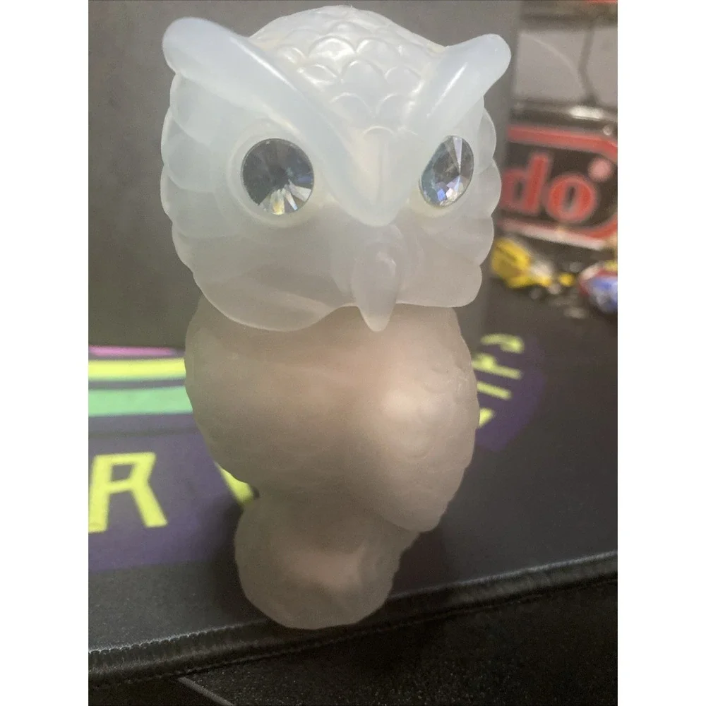 Vintage Avon Frosted Snowy Owl Moonwind Perfumed Talc Powder Full Bottle C2
