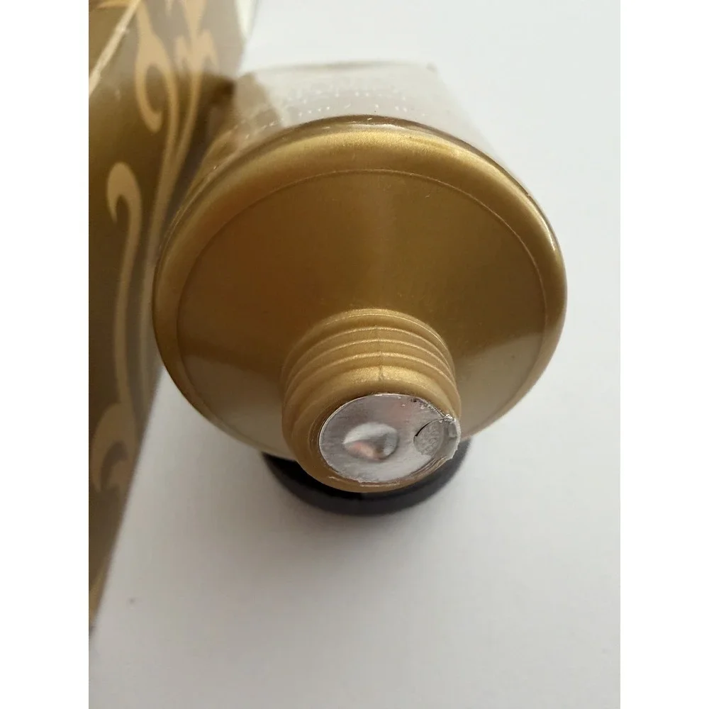 Younique Beachfront Body Bronzer 120 ml / 4 fl oz Malibu new dented box