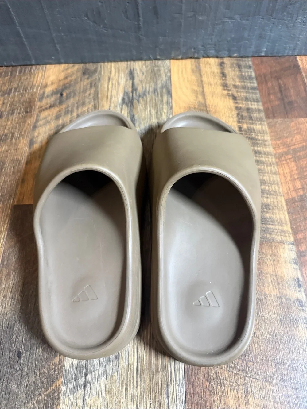 adidas Yeezy Slide Brown Tan Comfort Slide Sandals Size 8