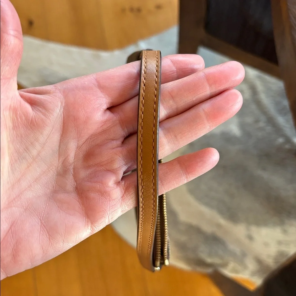 MICHAEL KORS Jet Set Wristlet