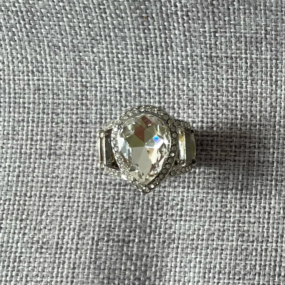 Vintage Statement Stretch Ring | Silver Tone Pear Cut Crystal