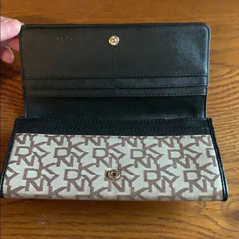 DKNY Jacquard Wallet Brown Tan
